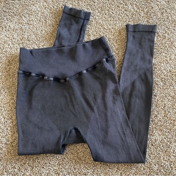 Senita Athletics Crop Seamless Leggings Women’s Large Gray Vintage Washed Ribbed - Picture 1 of 12